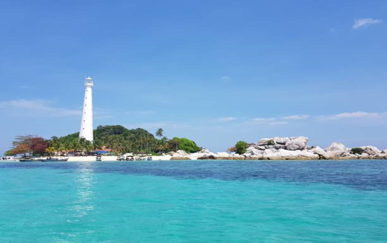 10 Destinasi Wisata Terbaik di Belitung yang Wajib Dikunjungi 10 Destinasi Wisata Terbaik di Belitung yang Wajib Dikunjungi
